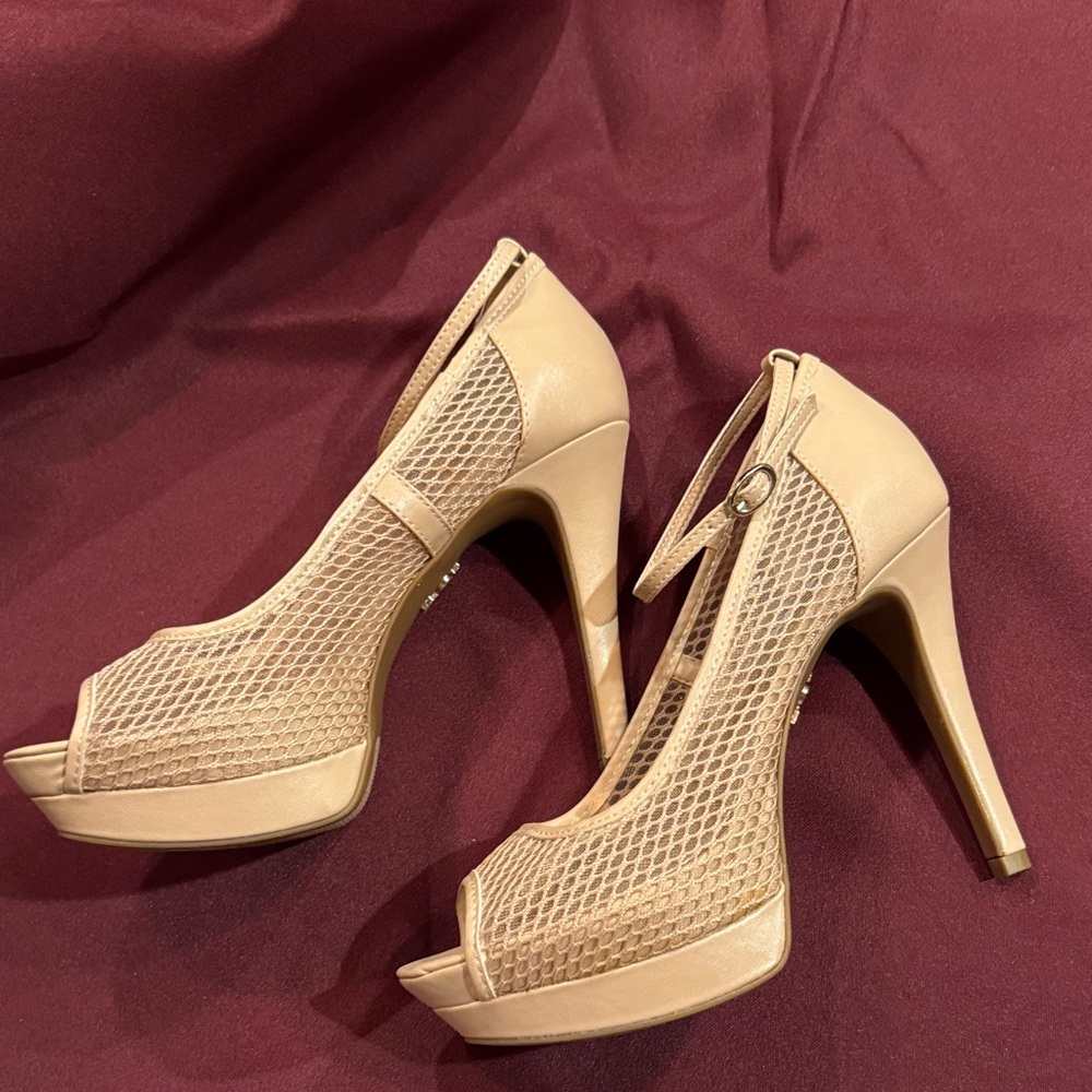 Jennifer Lopez Beige Peep-Toe Heels Size 7.5 - Picture 4 of 10